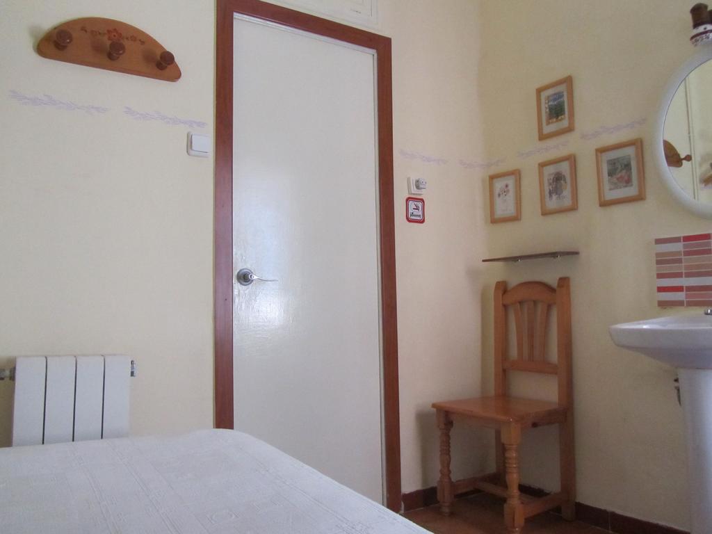 Pension Alamar Barcelona Buitenkant foto