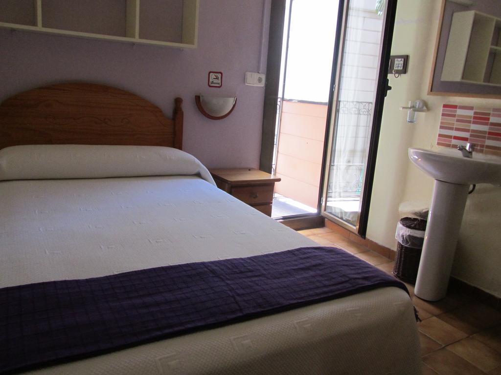 Pension Alamar Barcelona Buitenkant foto